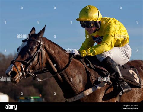 15:20 Lingfield .